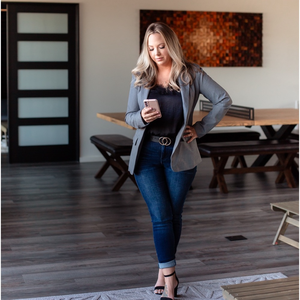 Meet your Posher, Crystal